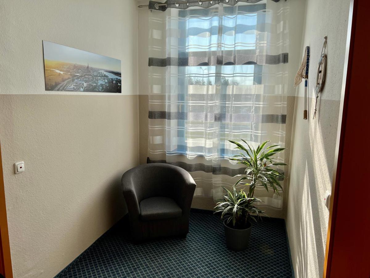 Hotel-Pension "Petridamm" Rostock Bagian luar foto
